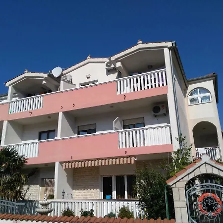 Apartament Ivano *
