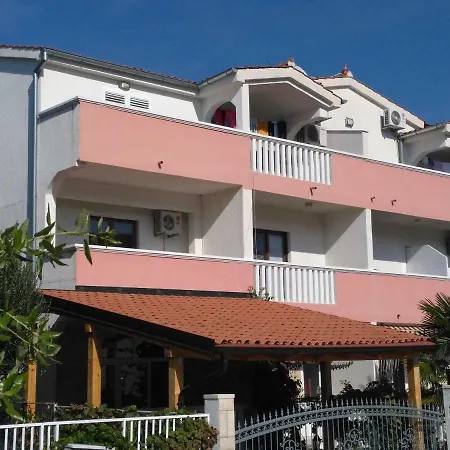 Ivano Apartamento *
