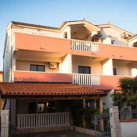 Ivano Apartament Grebaštica